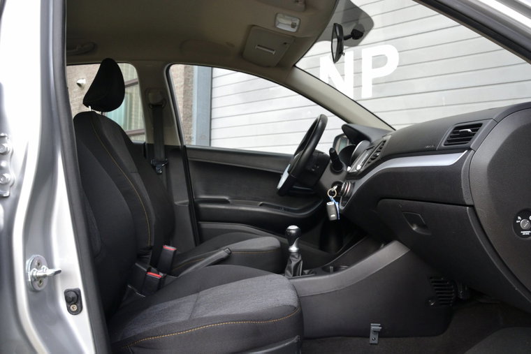 Vehicle Image 9