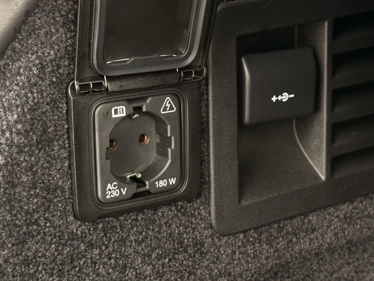 Vehicle Image 23