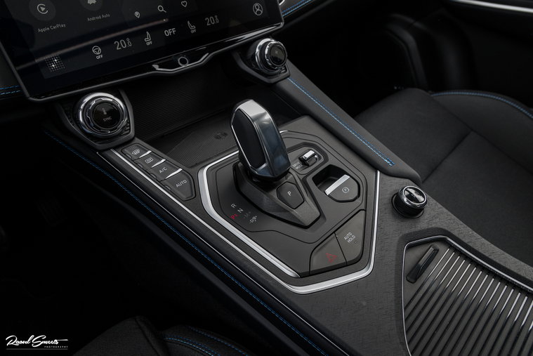Vehicle Image 32