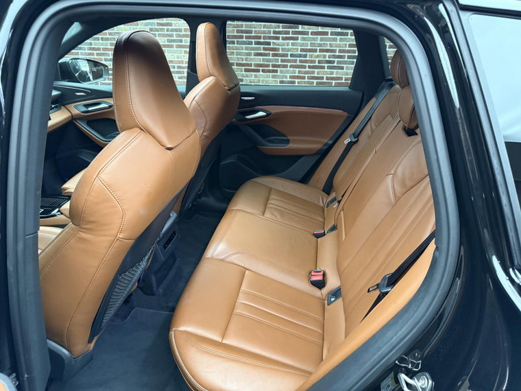Vehicle Image 24