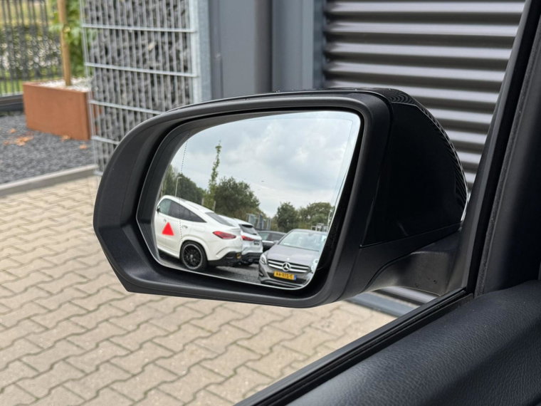 Vehicle Image 34