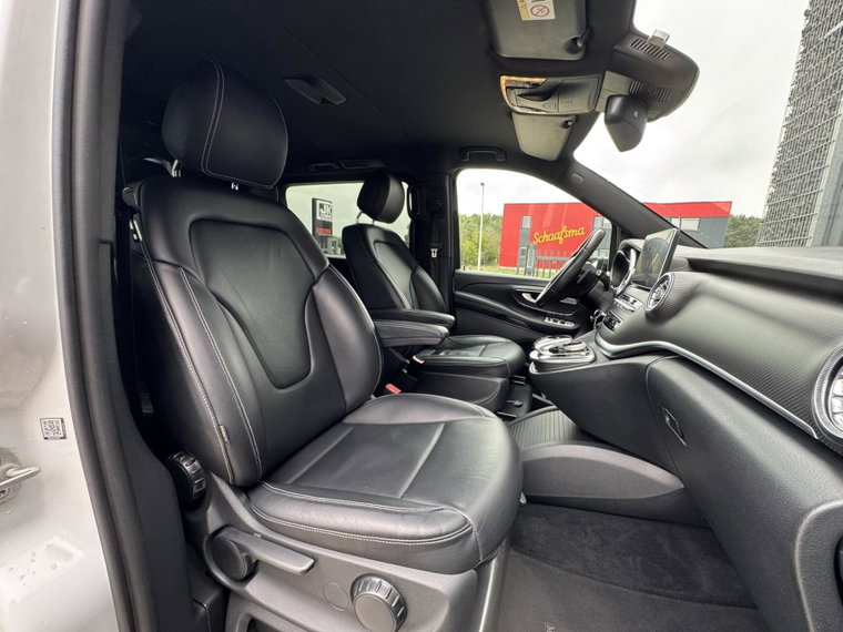 Vehicle Image 40