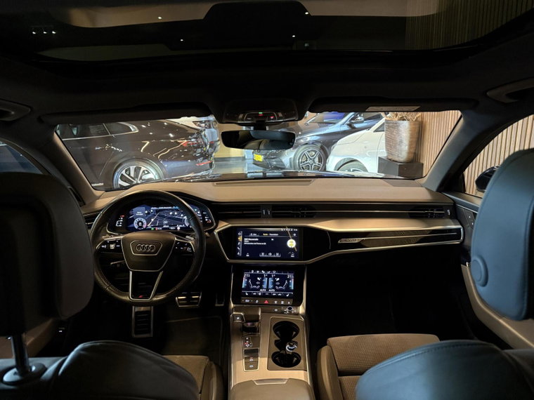 Vehicle Image 25