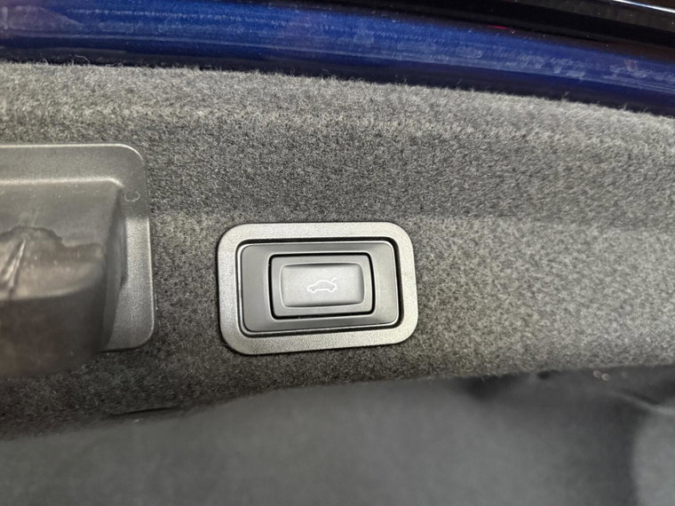 Vehicle Image 42