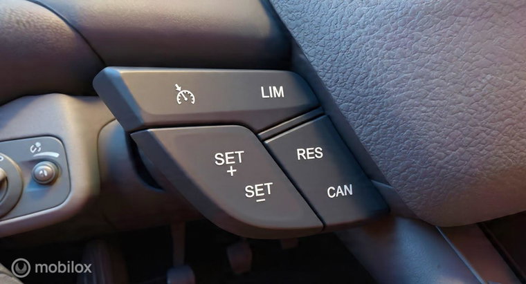 Vehicle Image 28