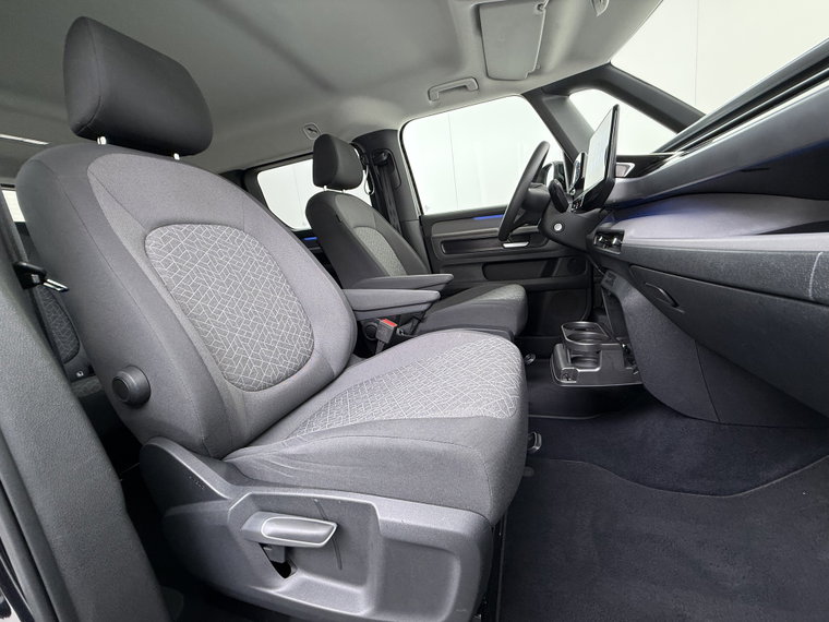 Vehicle Image 38