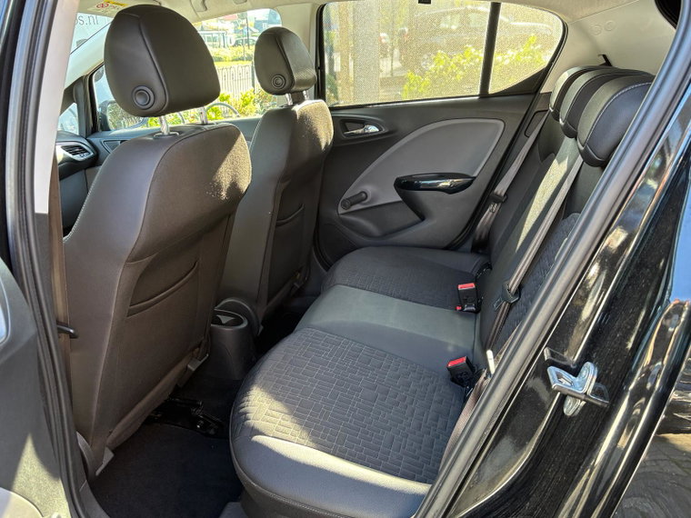 Vehicle Image 32