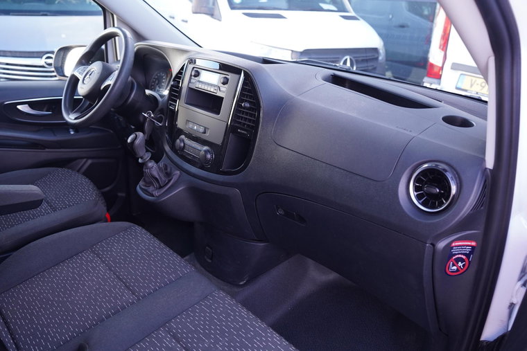 Vehicle Image 28