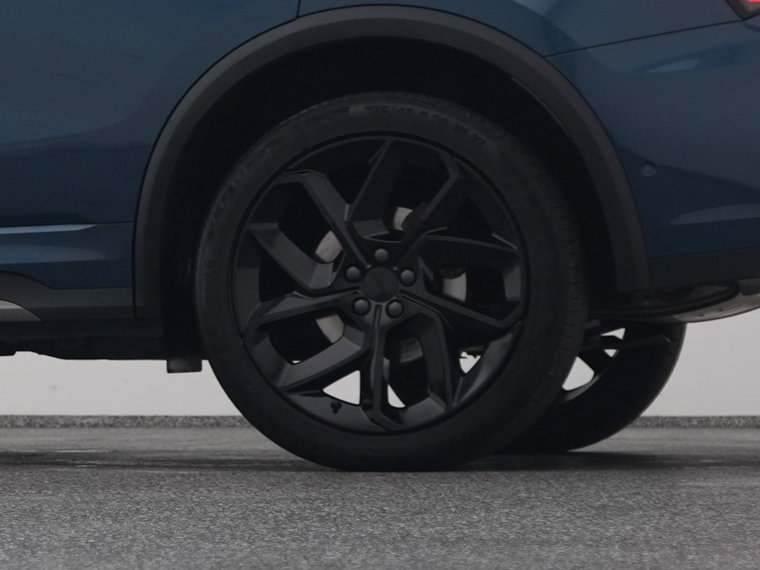 Vehicle Image 40