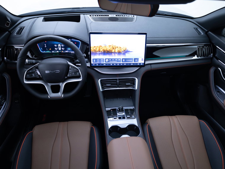 Vehicle Image 15