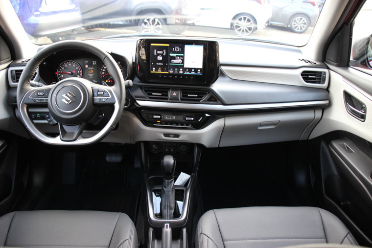Vehicle Image 6