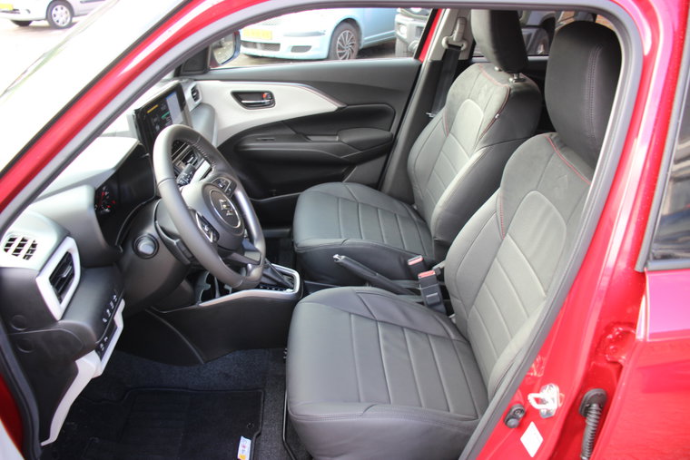 Vehicle Image 8