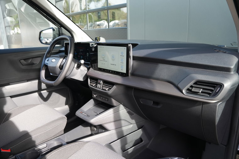 Vehicle Image 38