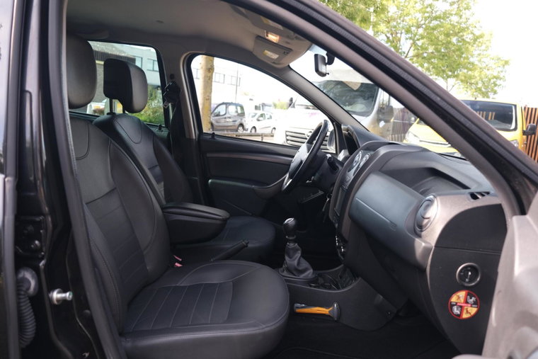 Vehicle Image 36
