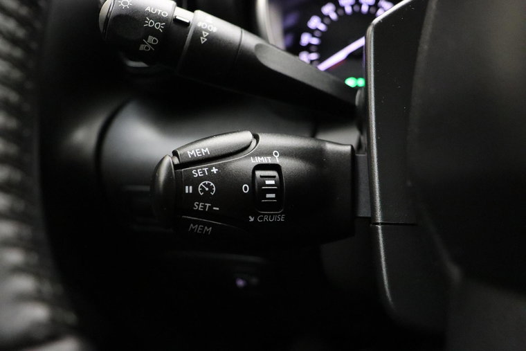 Vehicle Image 24