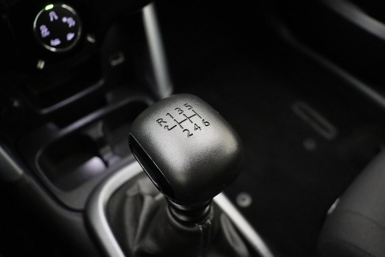 Vehicle Image 25