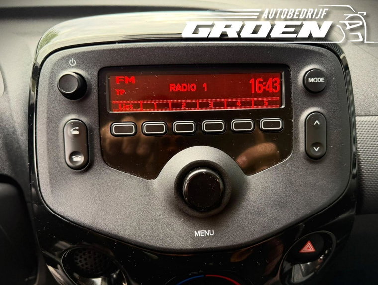 Vehicle Image 22
