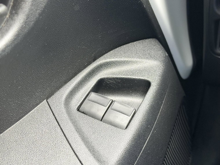 Vehicle Image 27