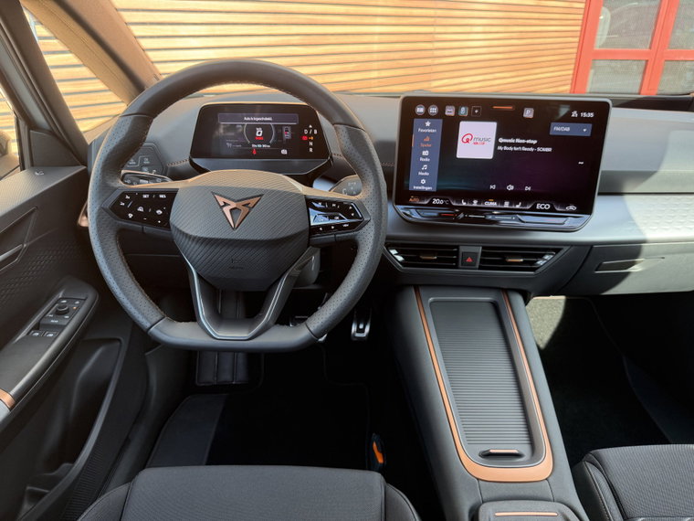 Vehicle Image 23