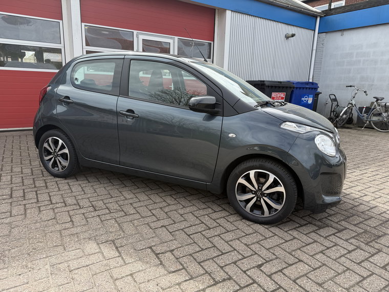Vehicle Image 16