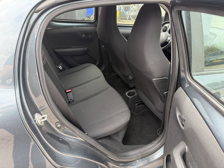 Vehicle Image 17