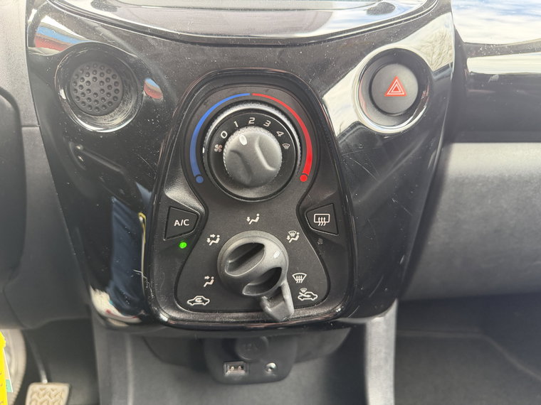 Vehicle Image 27
