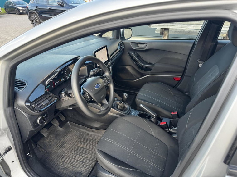 Vehicle Image 16