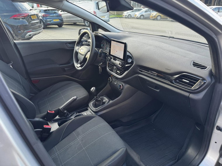 Vehicle Image 23