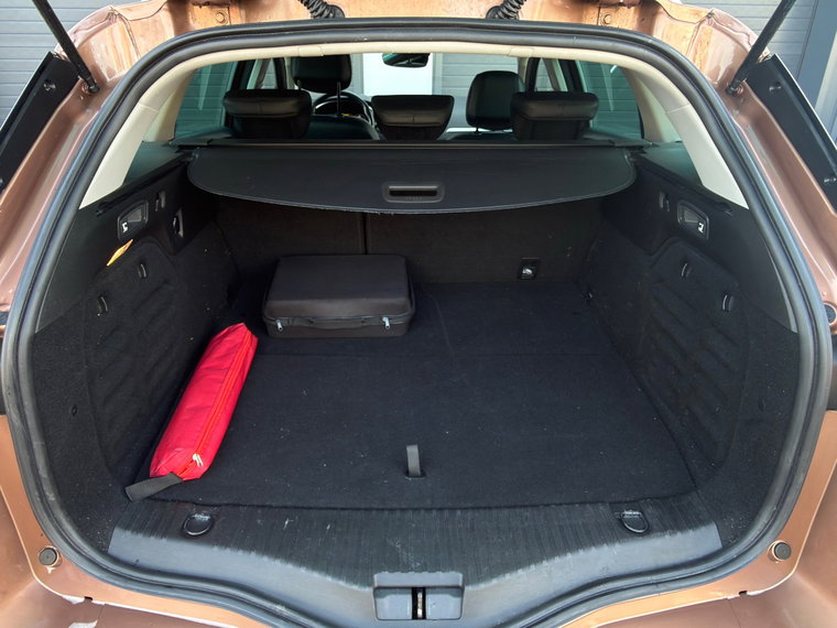 Vehicle Image 38