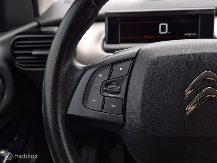 Vehicle Image 40
