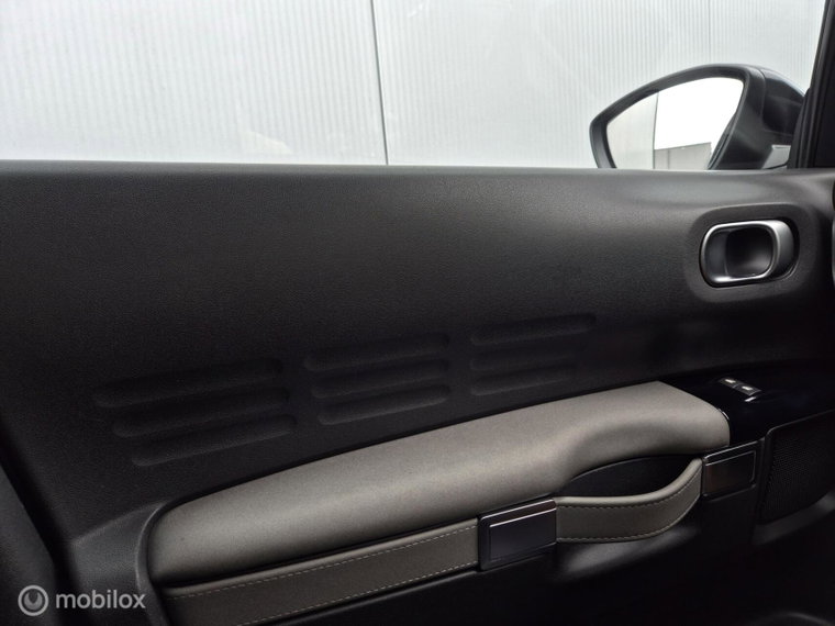 Vehicle Image 45