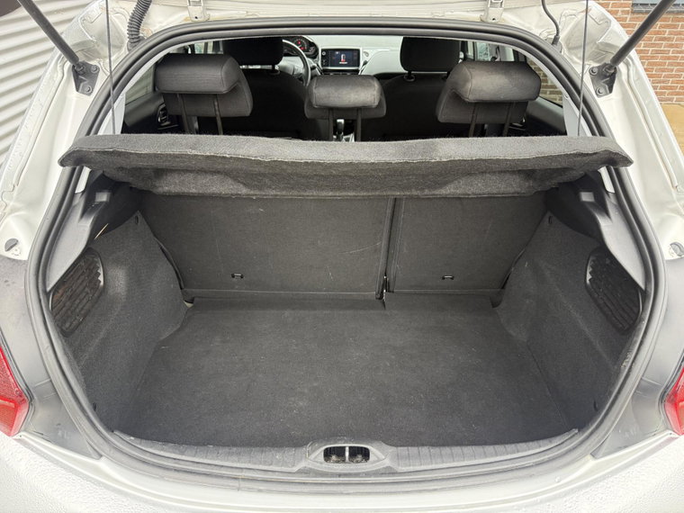 Vehicle Image 22