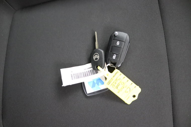 Vehicle Image 37