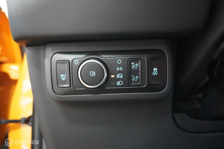 Vehicle Image 28