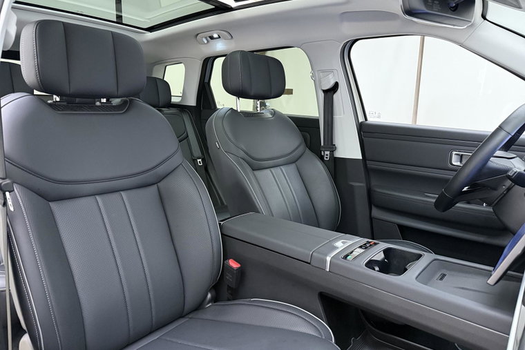 Vehicle Image 15