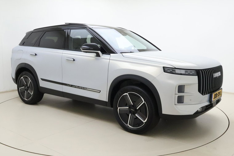 Vehicle Image 8