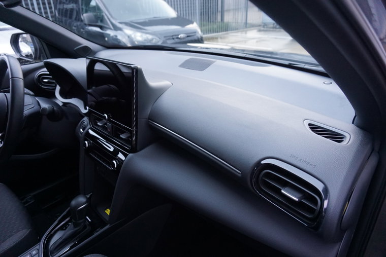 Vehicle Image 10