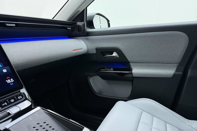 Vehicle Image 38