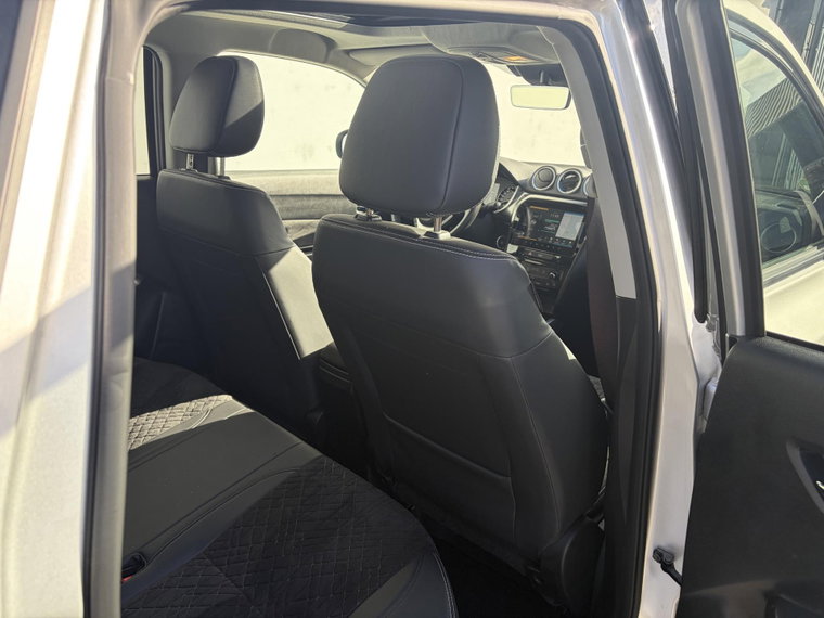 Vehicle Image 19