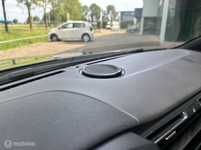 Vehicle Image 27