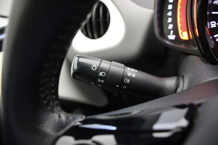 Vehicle Image 23