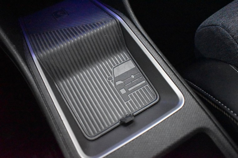 Vehicle Image 40