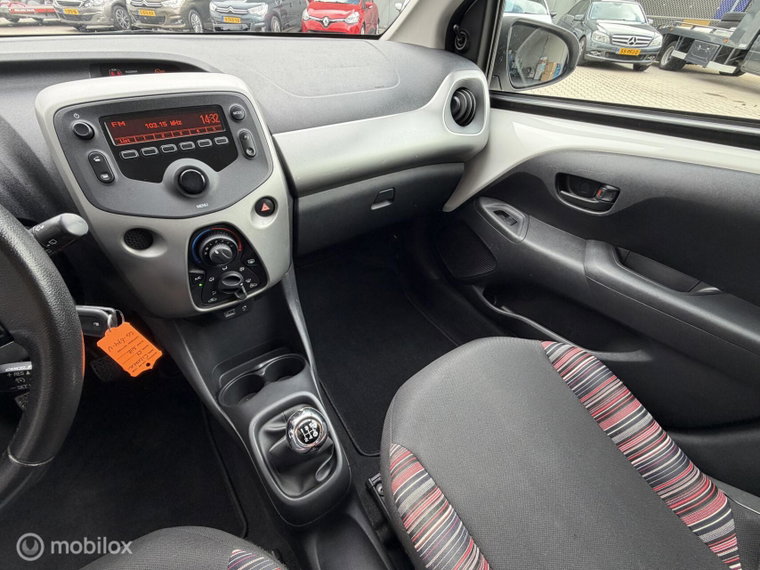 Vehicle Image 15