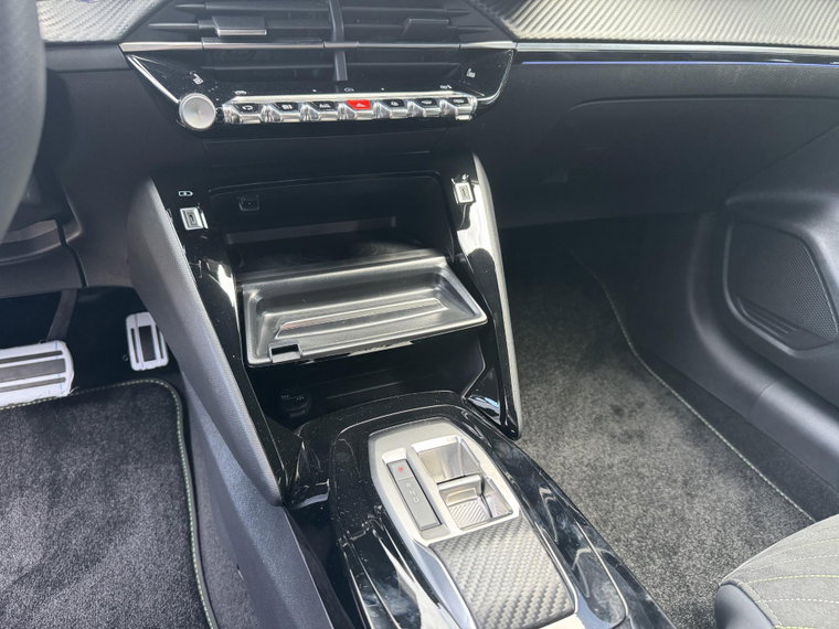 Vehicle Image 24