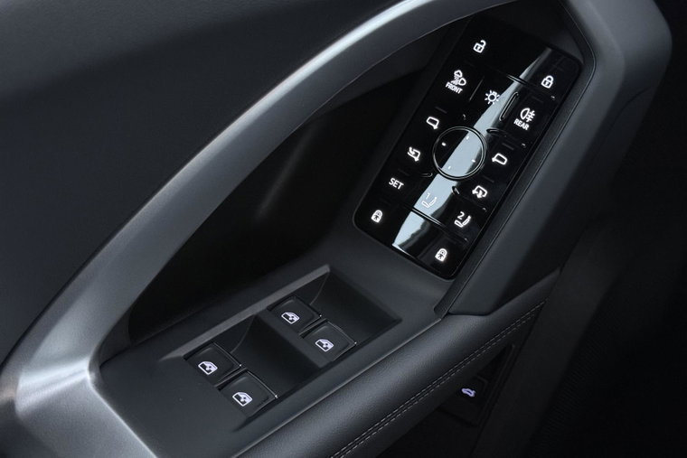 Vehicle Image 48
