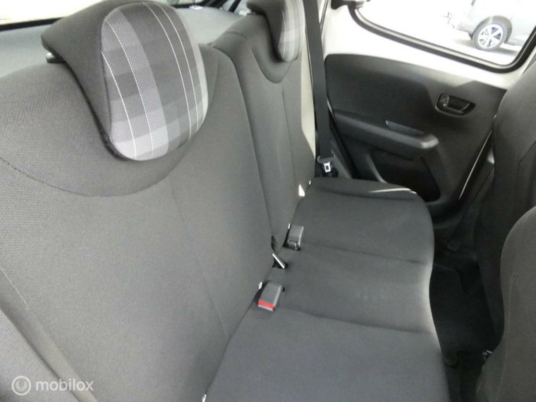 Vehicle Image 17