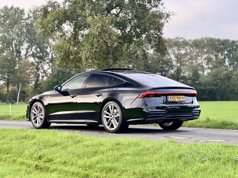 Vehicle Image 32