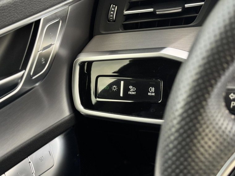 Vehicle Image 37