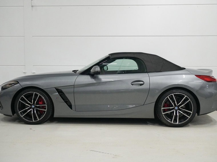 Vehicle Image 38
