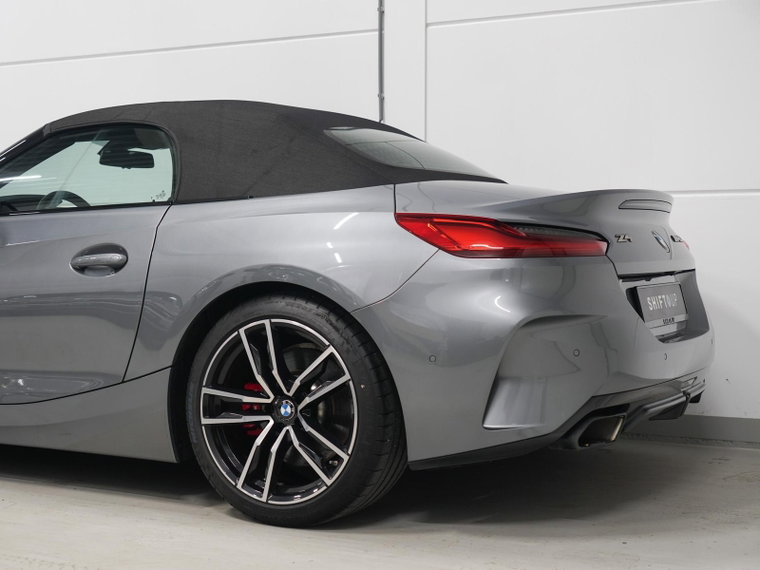 Vehicle Image 40